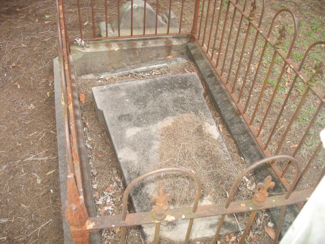 Photo of headstones/Thomas Lobban d1883 Wingham hdstn The Bight cem